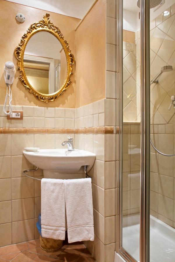 לינה וארוחת בוקר סיינה Antica Residenza Cicogna מראה חיצוני תמונה