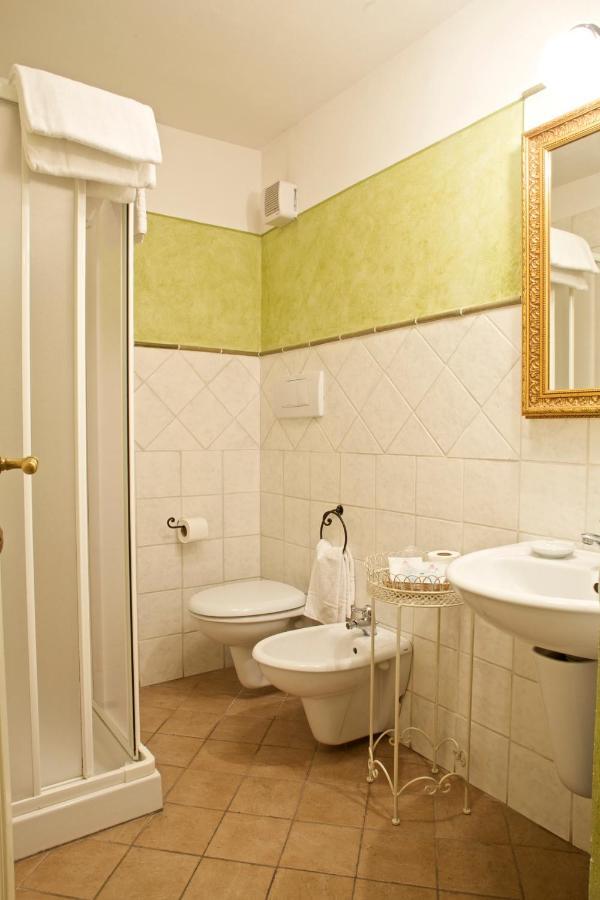לינה וארוחת בוקר סיינה Antica Residenza Cicogna מראה חיצוני תמונה